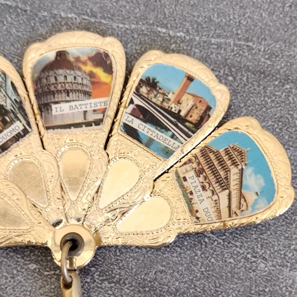 Italy Fan Shape Key Chain - Picture 3 of 5